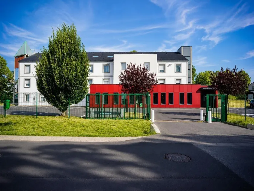BRIT HOTEL CONFORT Roissy Saint-Witz - Image 1