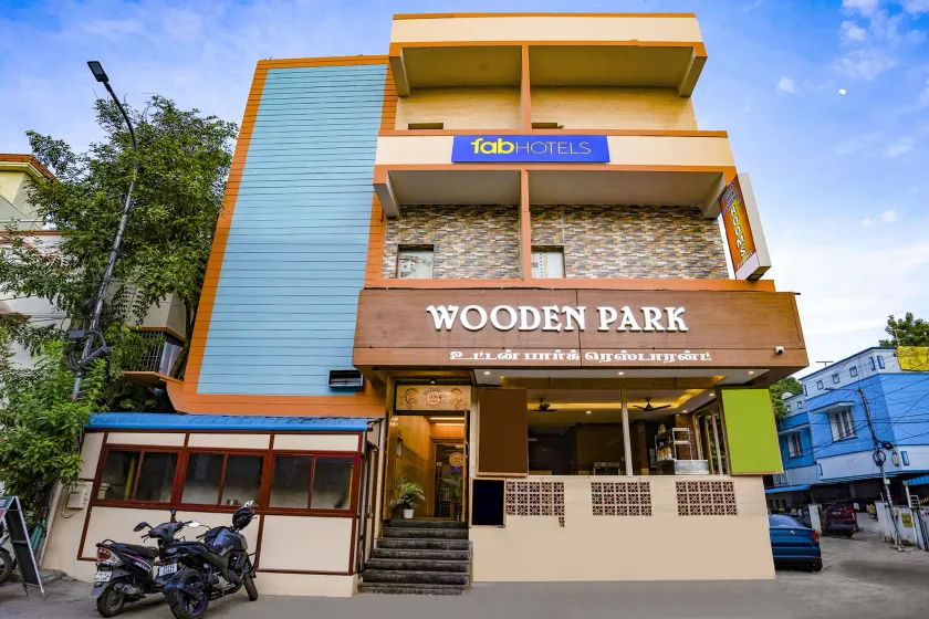 Wooden Park Hotel - Near DLF IT Park - Image 1