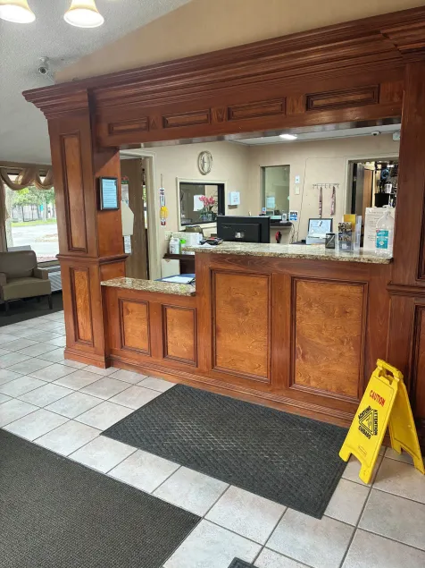 Home Town Inn - Lobby