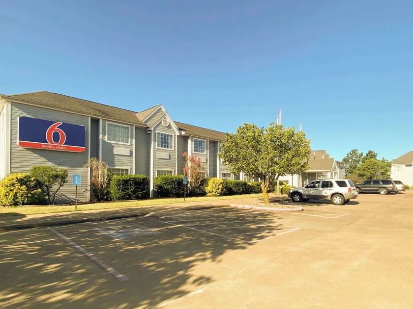 Motel 6 McAlester OK - South - Image 1
