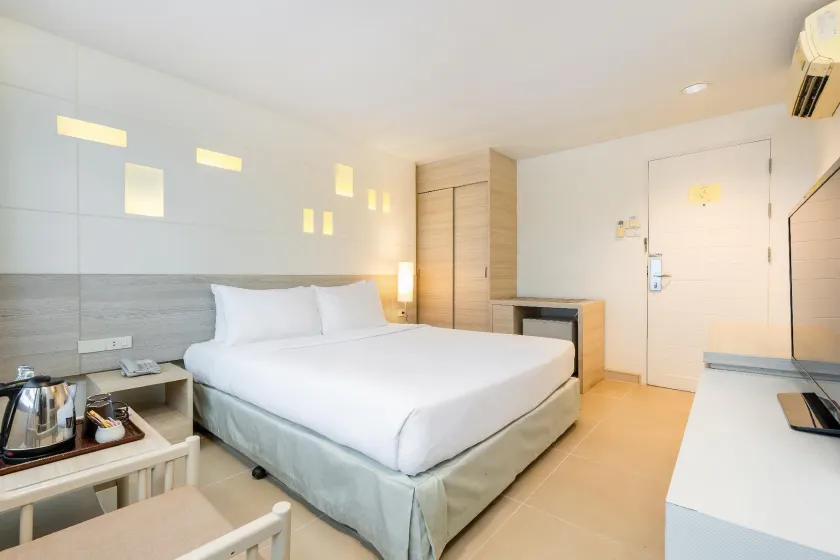 Sunshine Hotel & Residences - Image 1