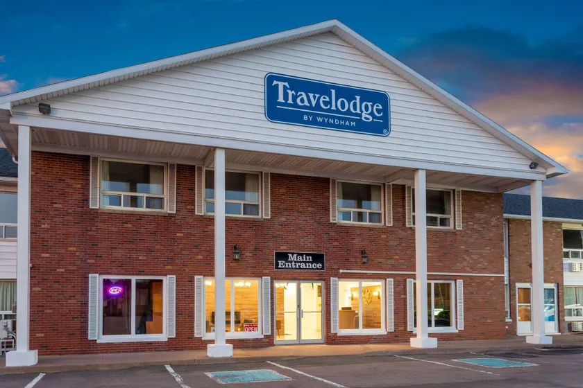 Travelodge by Wyndham Amherst - Image 1