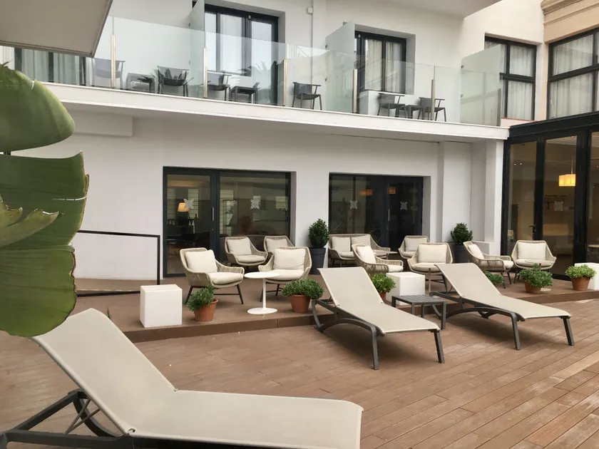 Hotel Lauria - Image 1