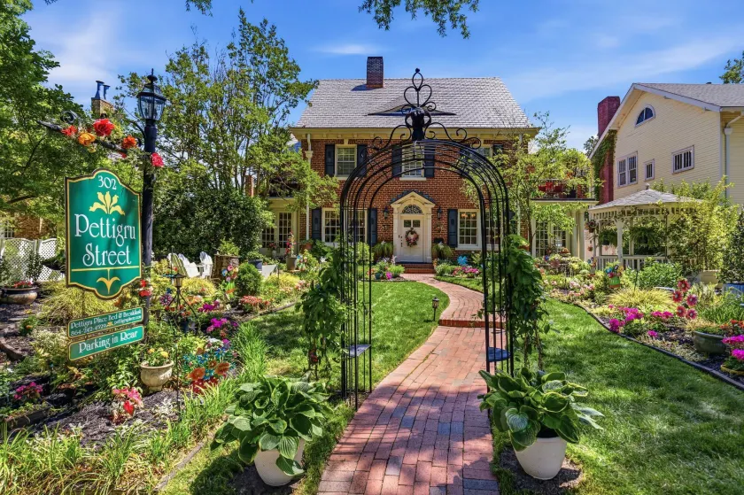 Pettigru Place Bed & Breakfast - Image 1