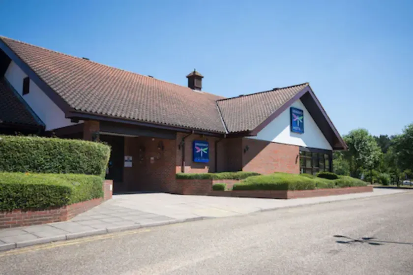 Dragonfly Hotel Bury St Edmunds - Image 1