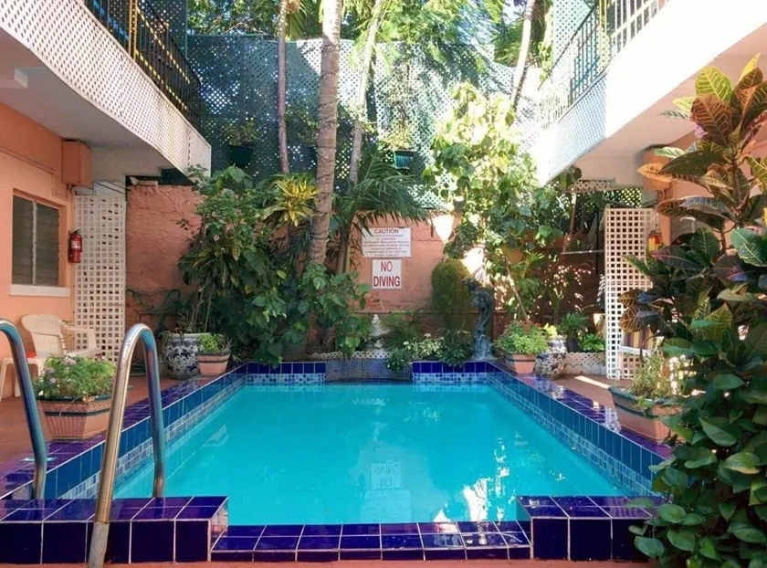 Towne Hotel - Image 1
