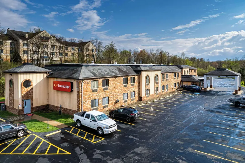 Econo Lodge Cleveland Southeast - Kent - Image 1
