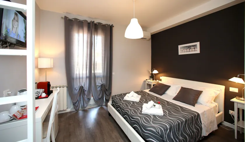 A 2 Passi Dai Musei Luxury Guest House - Image 1