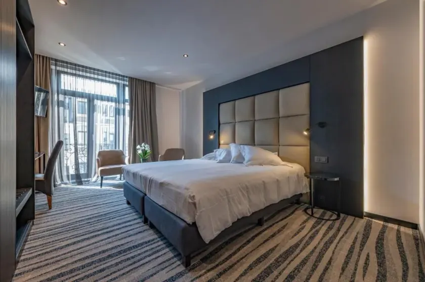 Hotel Monarc - Image 1