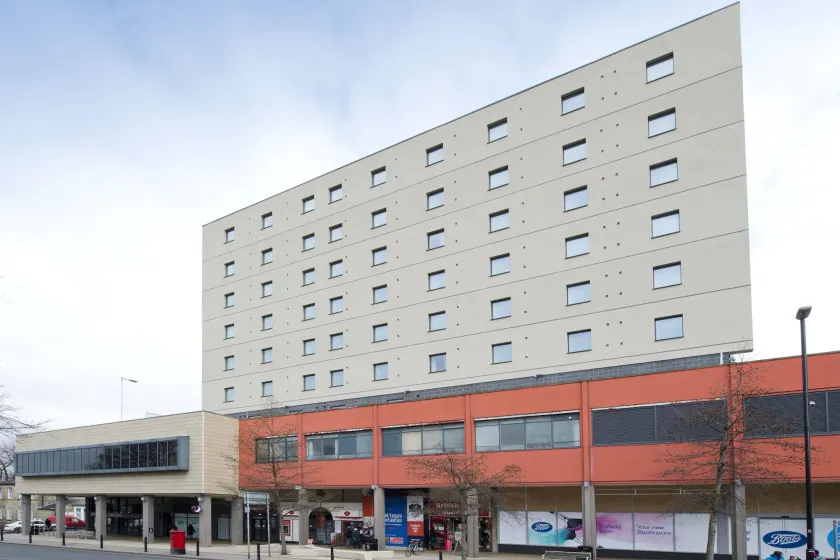 Premier Inn Leeds Headingley - Image 1