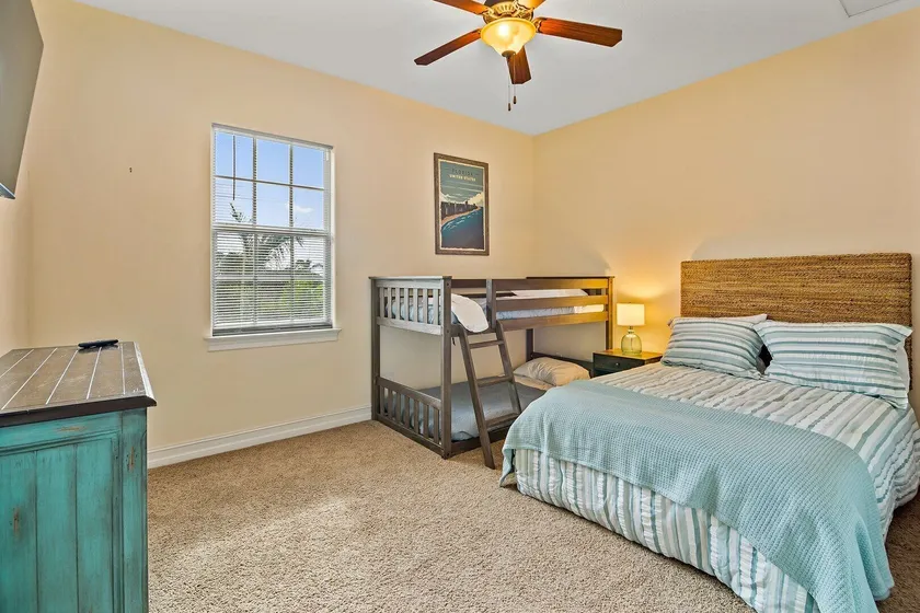 128 Mediterranean Way - Rom