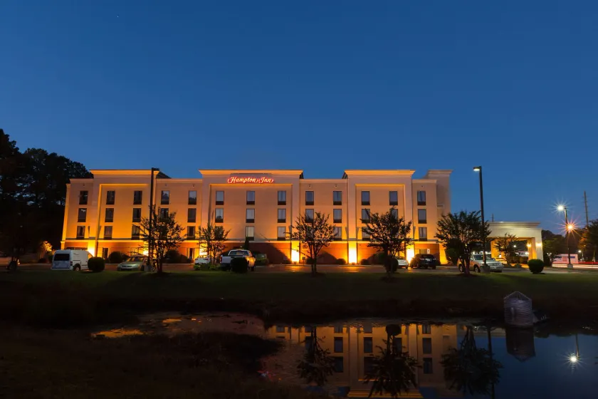Hampton Inn Washington - Image 1