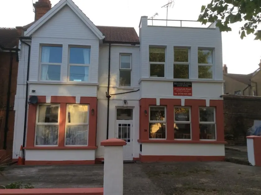 Malvern Lodge Guest House - Image 1
