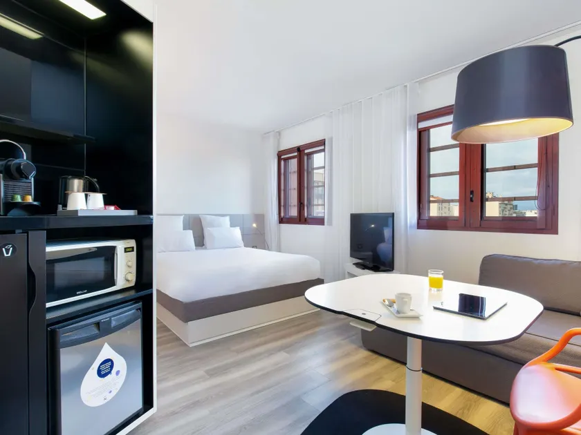 Novotel Suites Perpignan Centre - Grandes Suites & Confort Centre-Ville - Image 1
