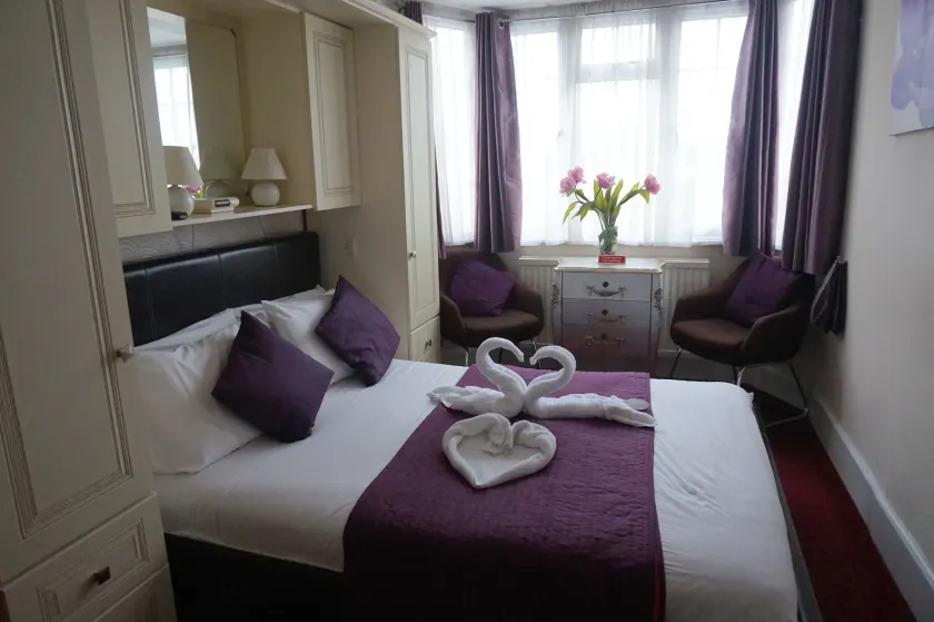 The Ridings Guest House - Image 1