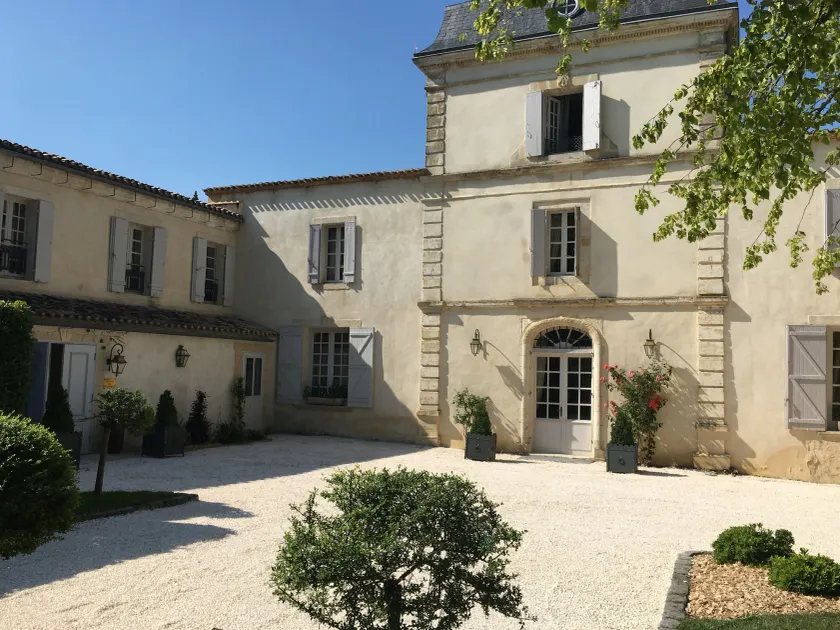 Chateau de Lantic - Interior entrance