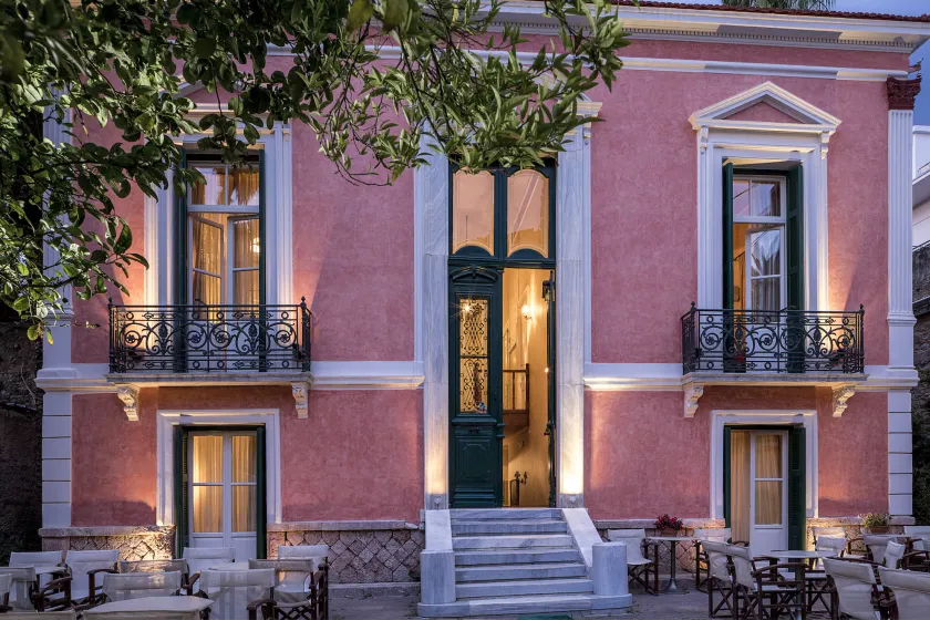 Nafsimedon Hotel - Image 1
