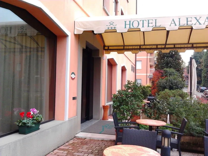 Hotel Alexander - Image 1