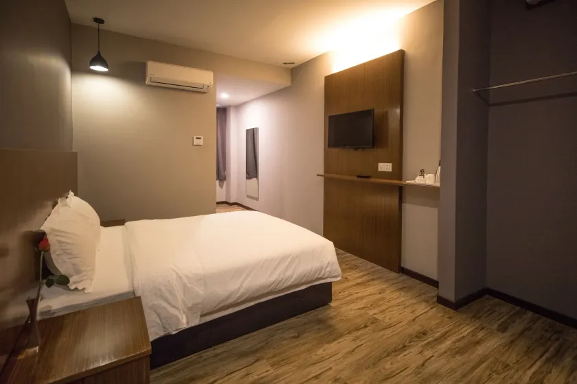 3-Plus Hotel - Image 1