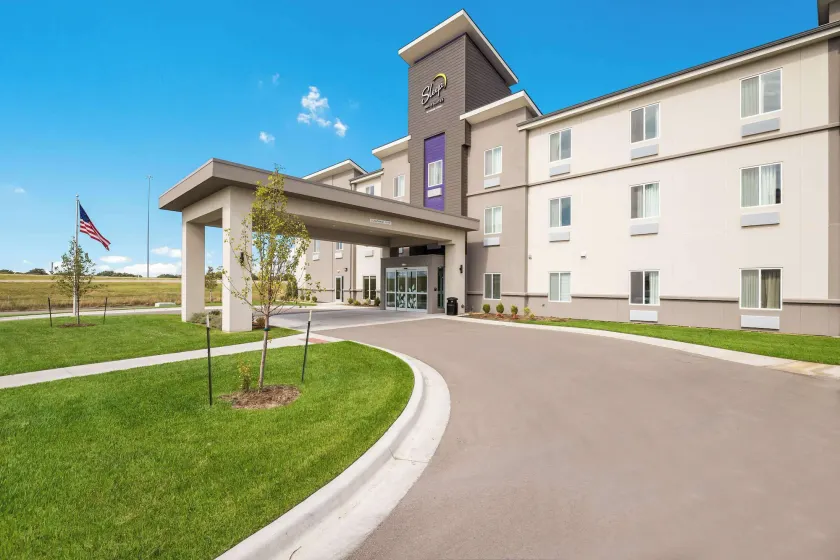Sleep Inn & Suites Park City-Wichita North - Image 1