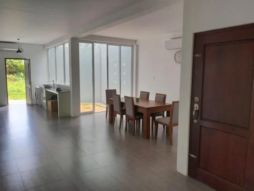 Holiday Home Srilanka - Image 1