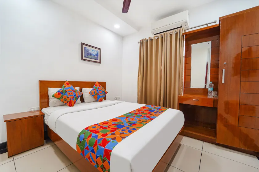 FabHotel Stratford - Image 1
