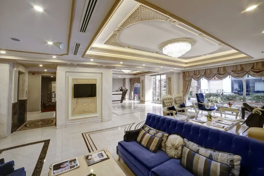 Halifaks Hotel - Image 1