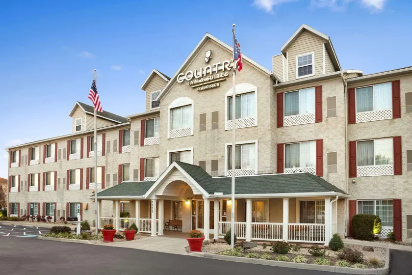 Country Inn & Suites by Radisson, Columbus Airport, OH - Image 1