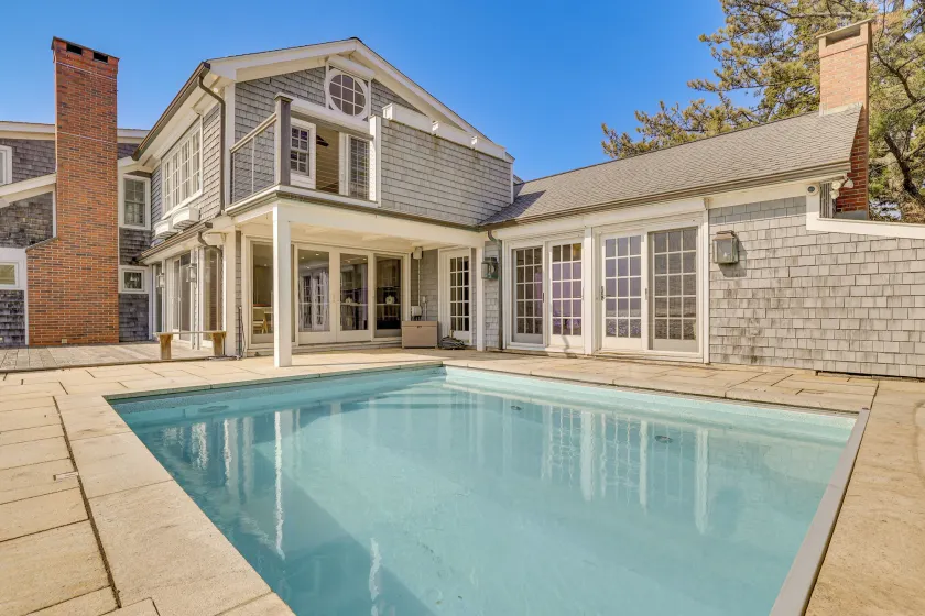 Luxe 5,600-sq-ft Estate Waterfront + Pool - Image 1