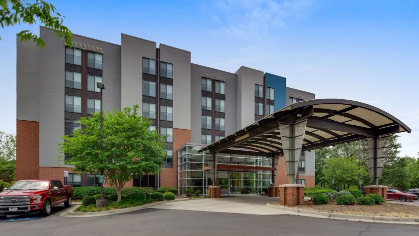 Best Western Plus Augusta North Inn & Suites - Image 1