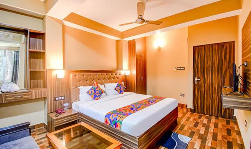 FabHotel Rikhila's Regency - Image 1