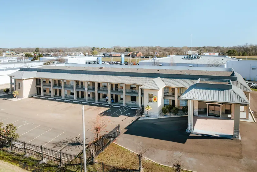 Super 8 by Wyndham Jackson MS Near the Fairgrounds  - Image 1
