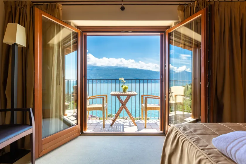 Hotel Meandro - Lake View - Image 1