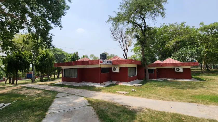 Hermitage Huts Tourist Resort - Image 1