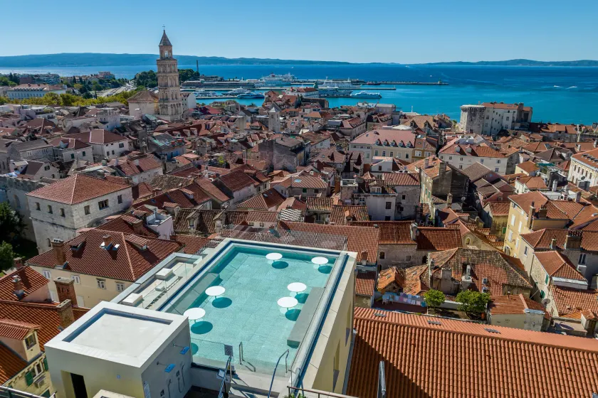Cornaro Hotel - Image 1