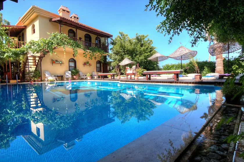 Mandarin & Mango Boutique Hotel - Image 1