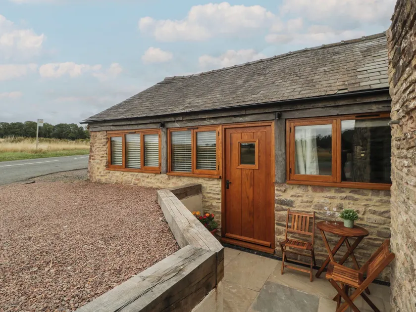 The Old Cart Shed - Image 1