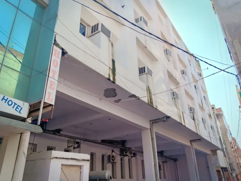 Hotel Mohan Noida - Image 1