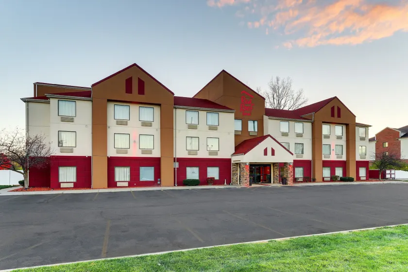 Red Roof Inn Springfield, OH - Image 1
