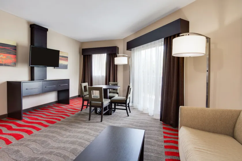 Holiday Inn Express & Suites Naples Downtown - 5th Avenue by IHG - Camera