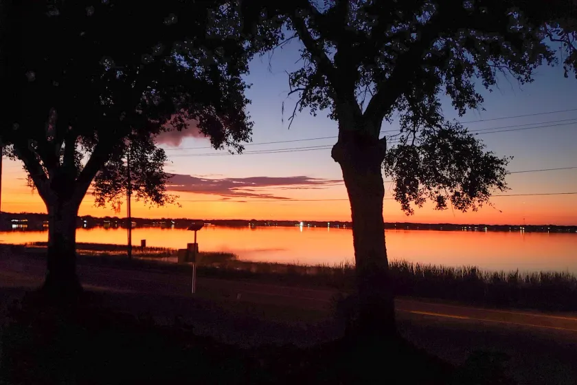 Lakefront Retreat on Lake Ariana w/ EV Charger - Image 1