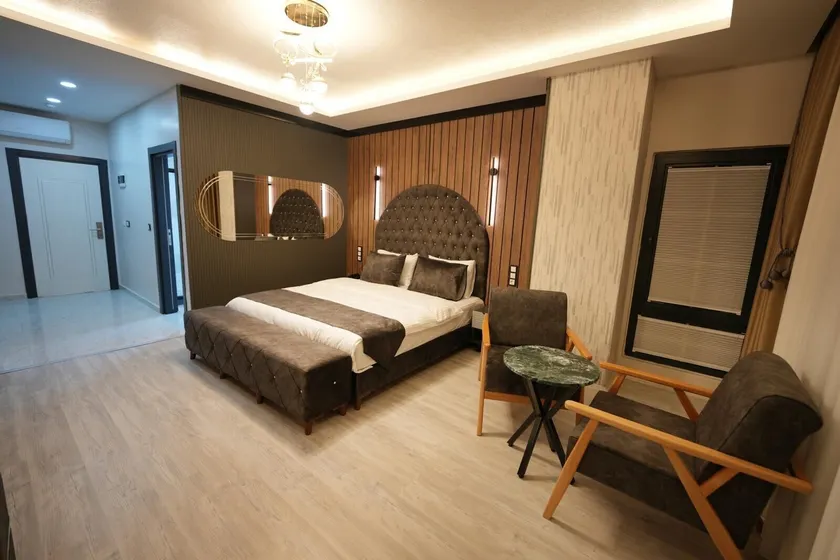 Milena Otel - Image 1