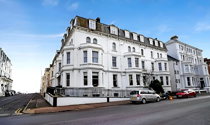 Sea Shell Hotel - Image 1