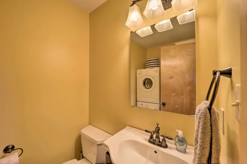 Cozy Condo: Walk to Resort, 9 Mi to Sugar Mountain - Innenbereich