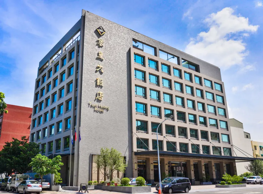 Tsun Huang Hotel - Image 1