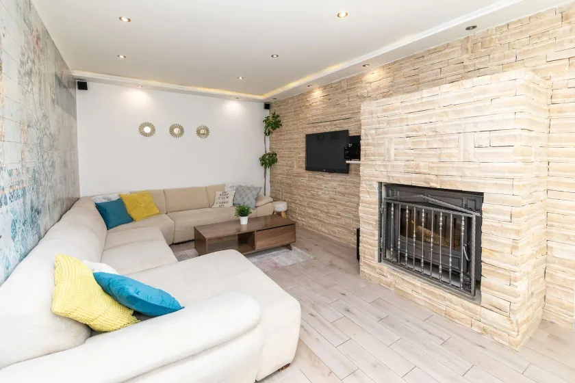 House Roko - Image 1