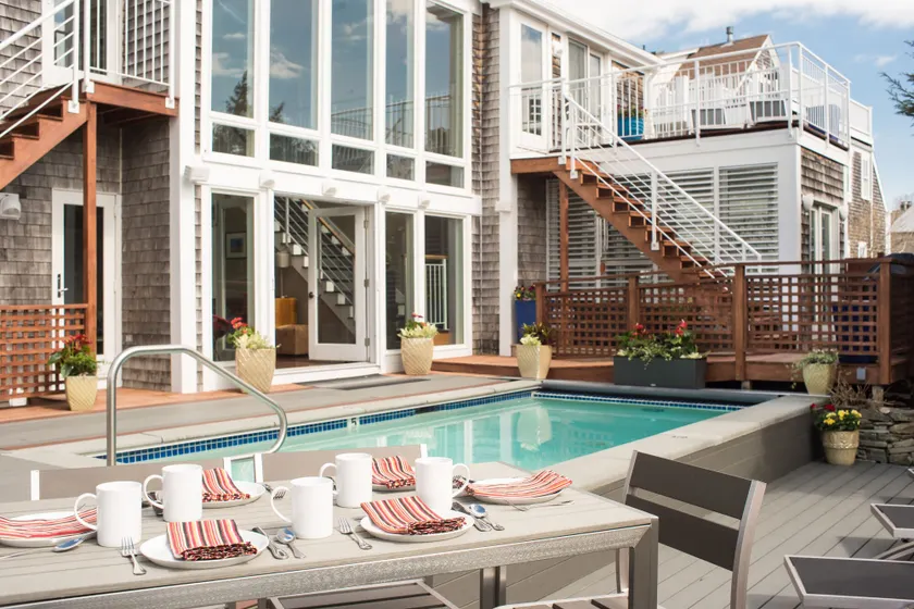 8 Dyer Hotel - Image 1
