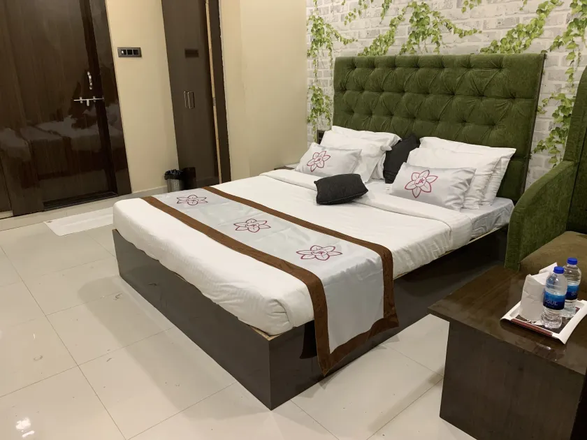 JK Rooms 126 Parashar Legacy - Opp Railway Station - Image 1