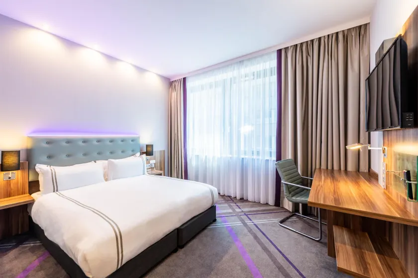 Premier Inn Frankfurt City Centre - Image 1