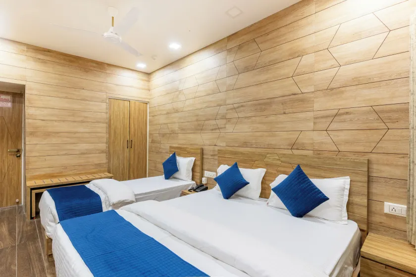 Hotel Noble Inn, Ahmedabad - Image 1